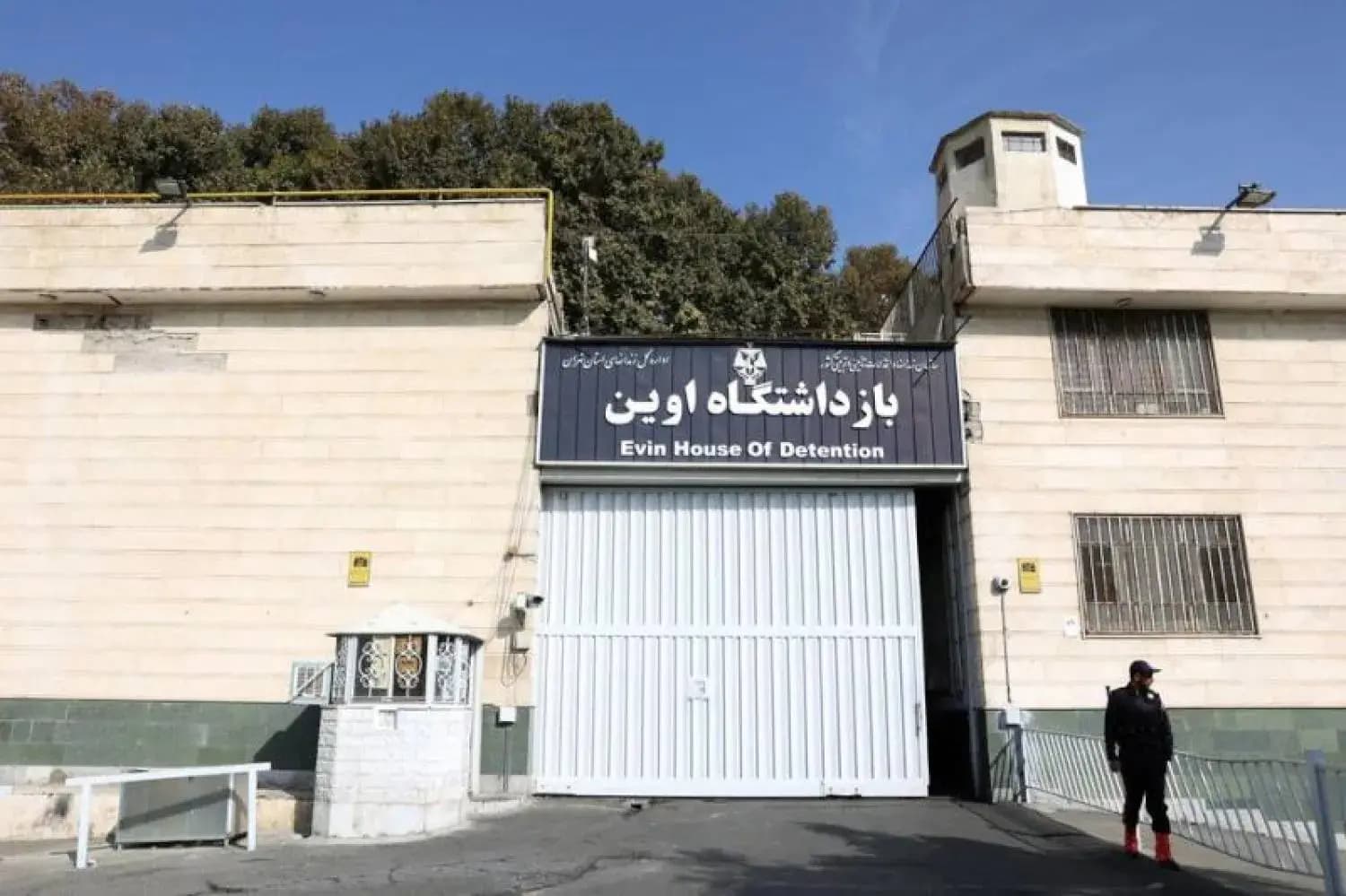 قصف إيفين.. هل نجا الفرنسيان؟
