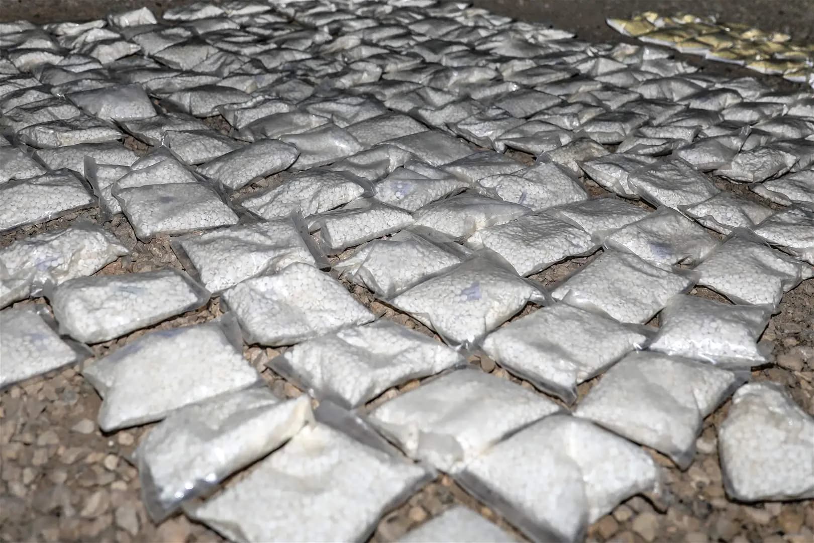 ضبط 866 كغ كبتاغون في شاحنة سورية