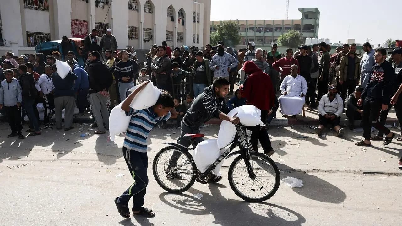 "مُساعداتٌ إنسانيّة" تُبيد شعباً بكامله: الوحشيّة الخبيثة!