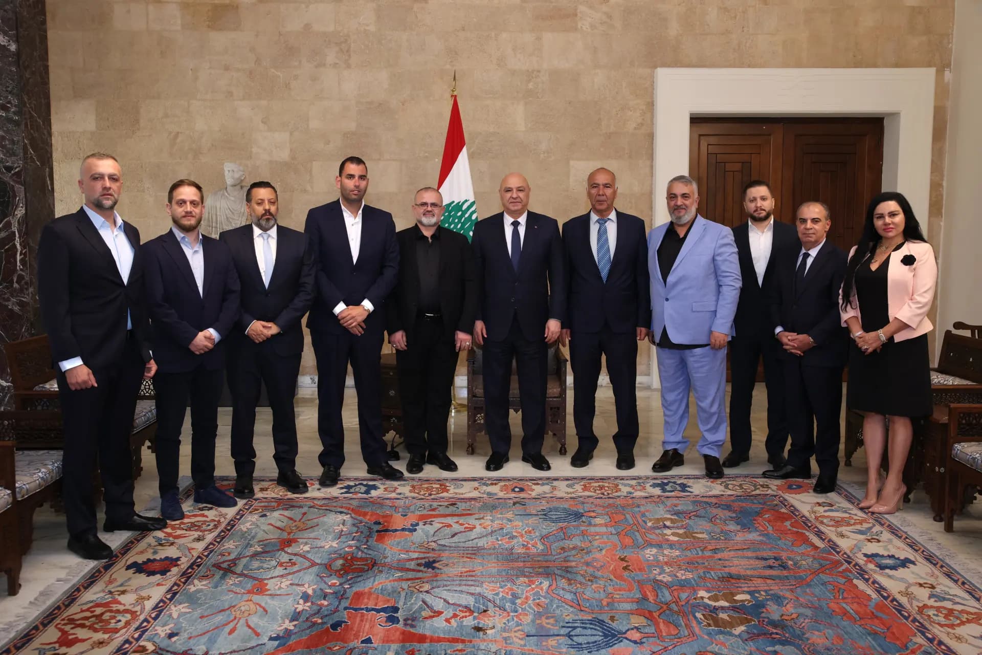 عون يبحث هبة القمح مع الأفران