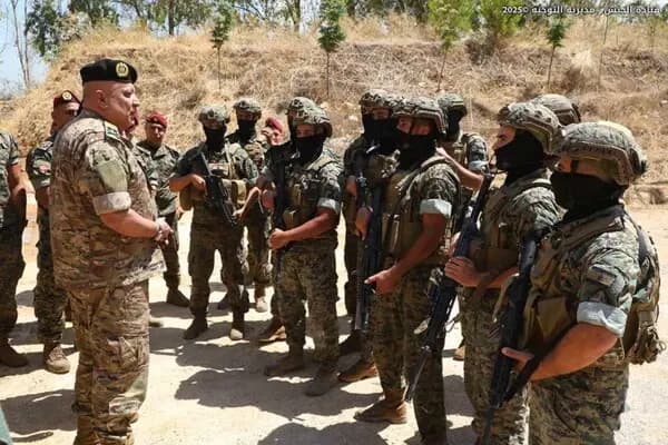 عودة يتفقّد فوج المغاوير ويثني على جهوده