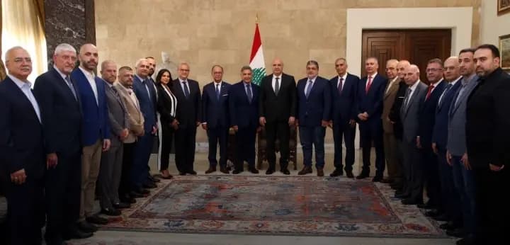 عون يشيد بتضحيات الأطباء