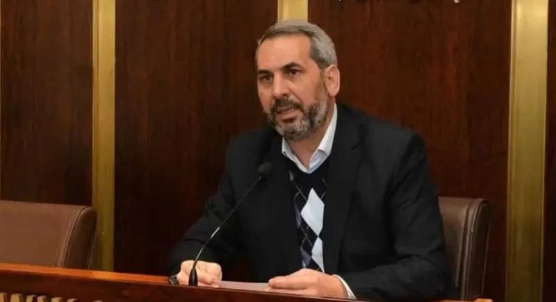 حمادة: من يظن أن المقاومة ستسلم سلاحها "أحمق"