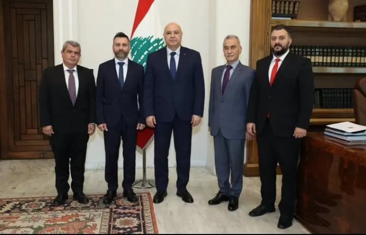"لوضع خطة إنقاذ للبنان".. الهنشاك يؤكد دعمه الكامل لعون