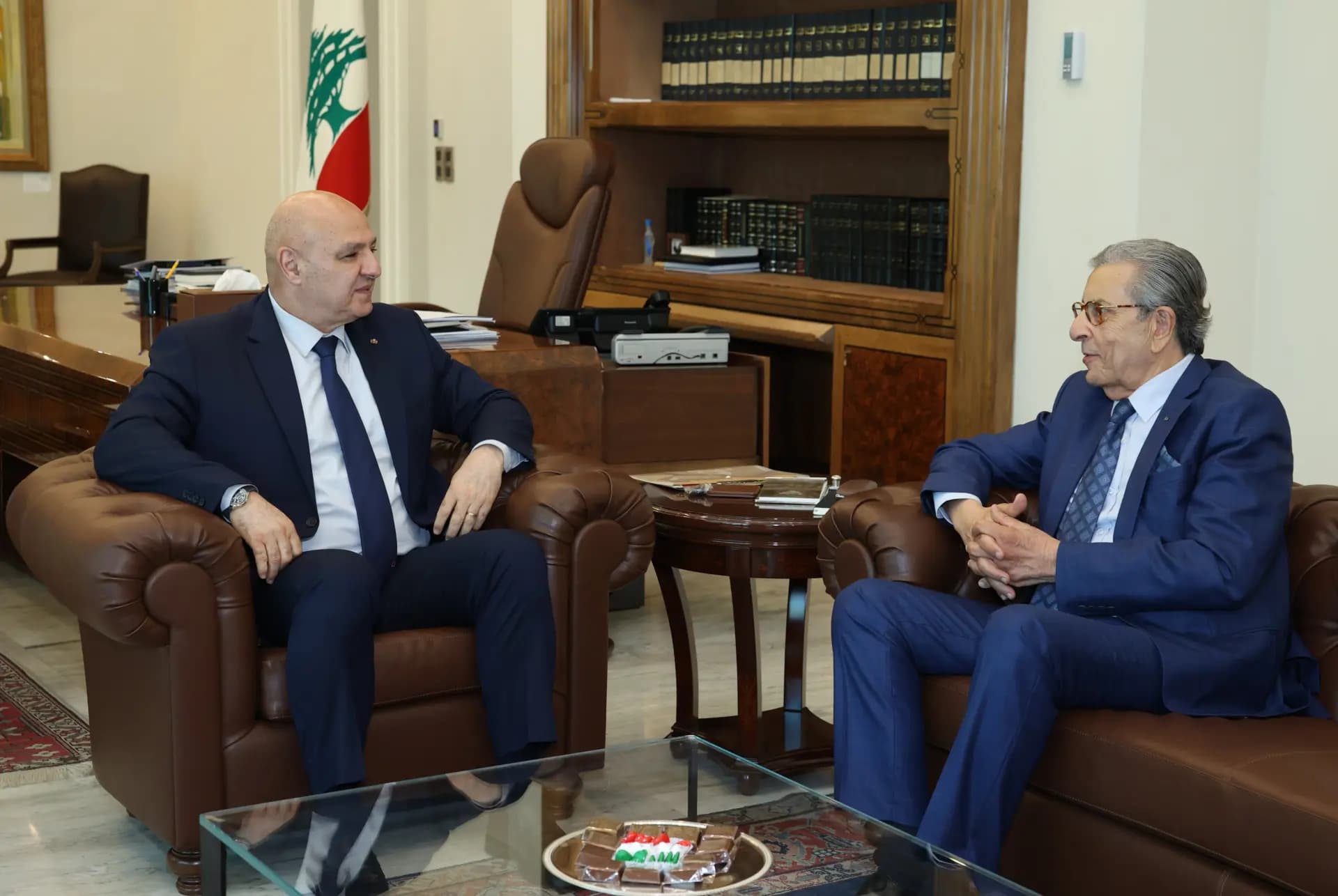 عون يستقبل سفير الجزائر.. هذا ما تم التطرق إليه