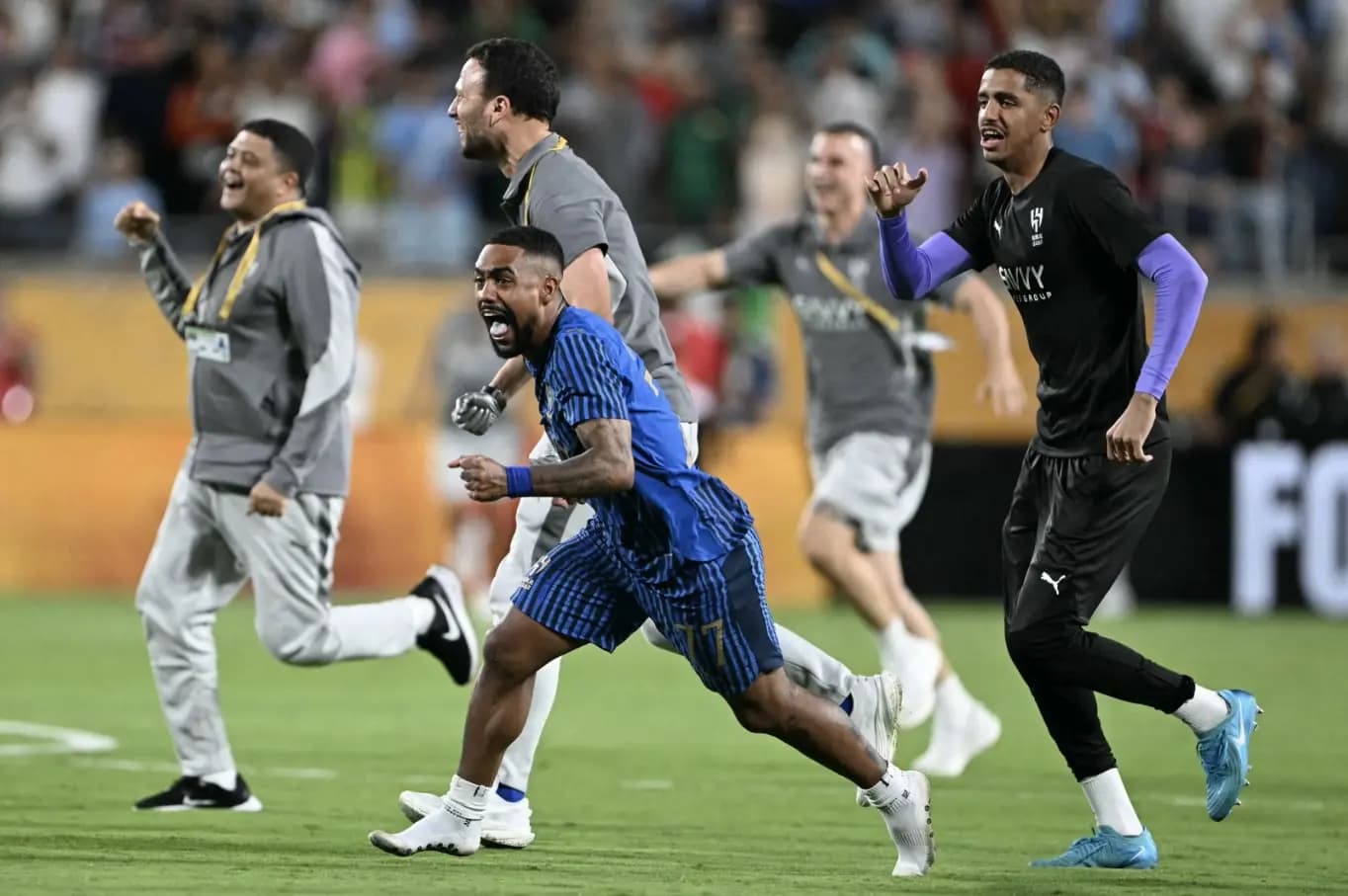 عودة مالكوم وليوناردو للمشاركة مع الهلال السعودي