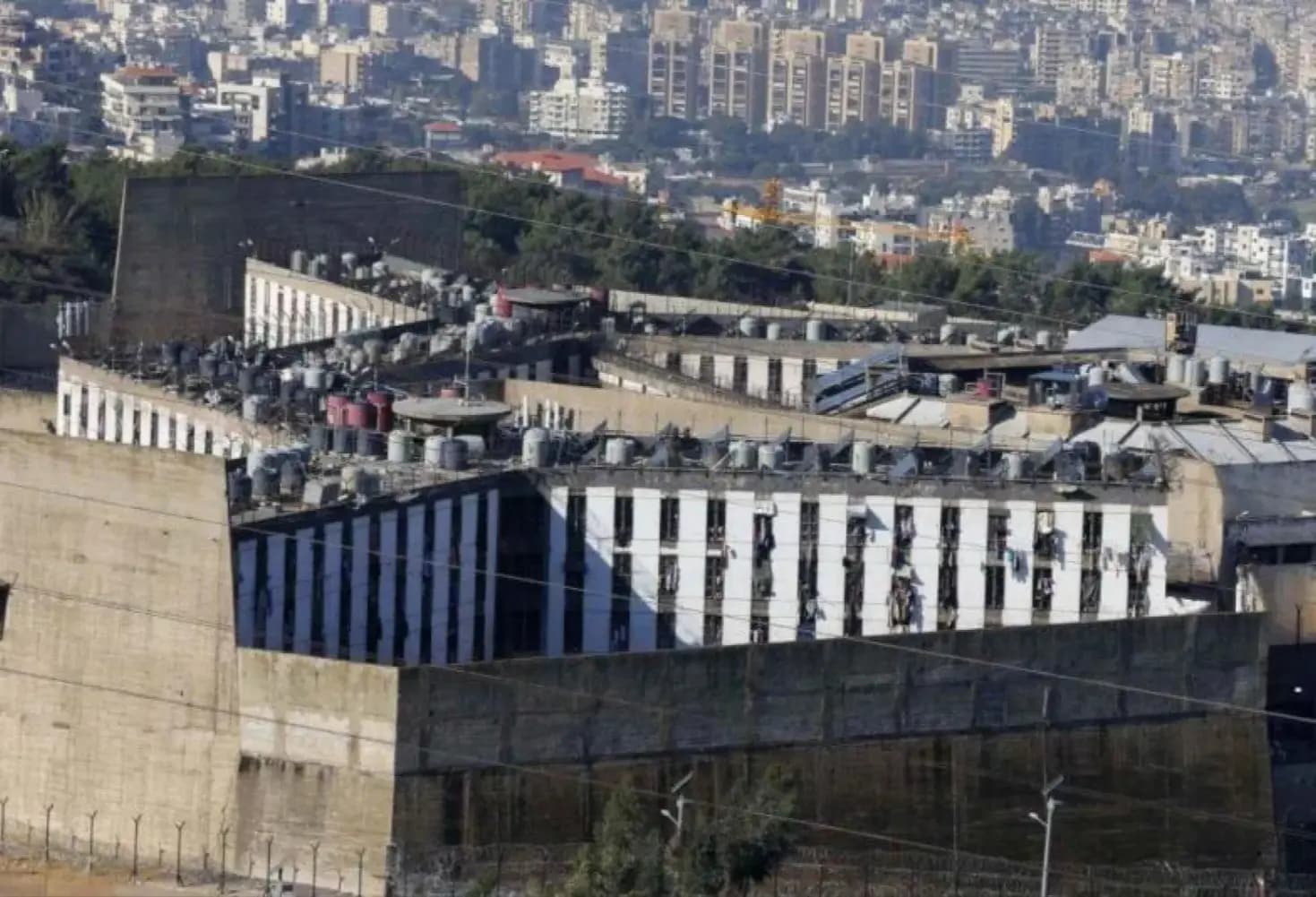 قوى الأمن تنفي انتحار سجين وتؤكد توفر العلاج