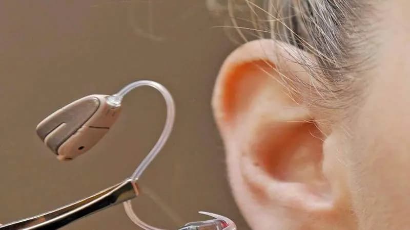 بلمسة لبنانية ومساعدة "روبوت".. إنجاز جديد للطب