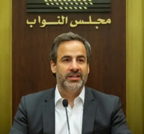 معوض: هناك فرصة وإلا سيتعثر لبنان في فقره
