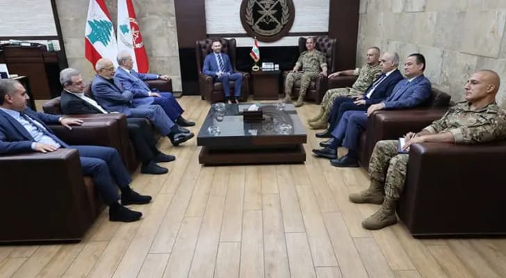 على وقع التوترات.. جنبلاط يمد يده للجيش