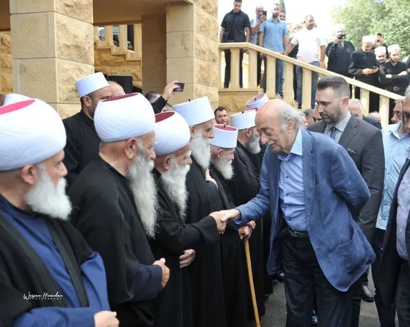 أبي المنى يشيد بجنبلاط