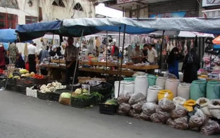 إقبالٌ على الأسواق الشَّعبيَّة في لبنان… بصيصُ أملٍ في خضمِّ الانهيار!