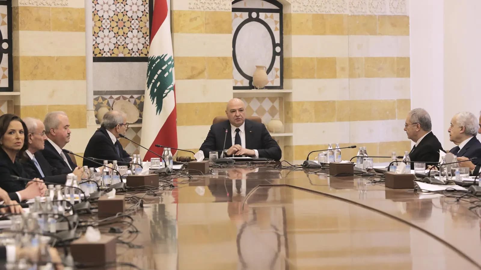 سموتريتش ينهي مهمةَ براك قبل أن تنتهي.. أي حكومة بعد البحث في مصير السلاح؟