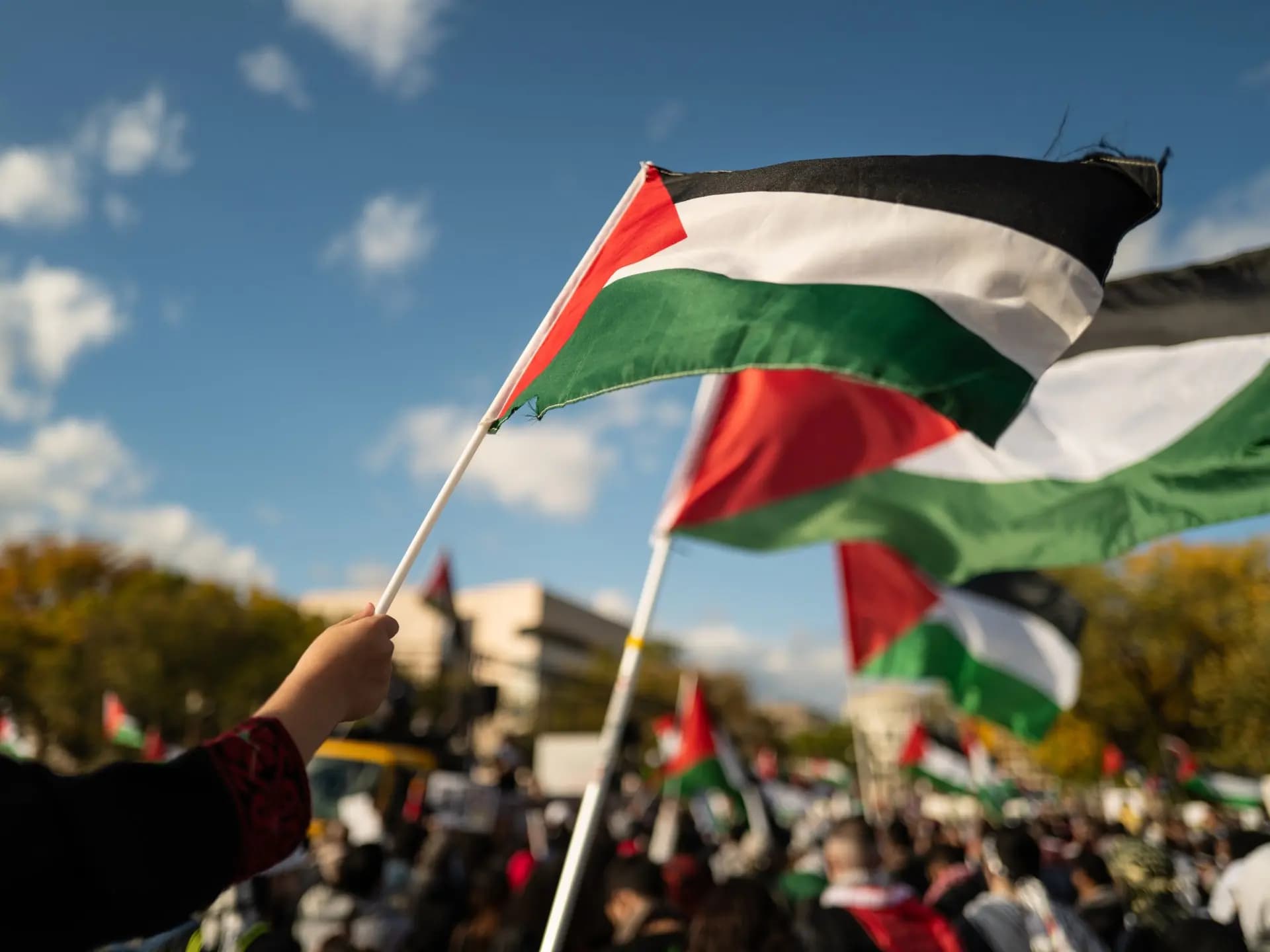 الاعتراف بفلسطين يتمدّد.. وإسرائيل تواجَه بعزلة دولية متصاعدة