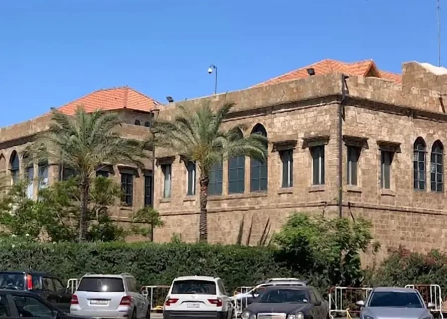 صرخة من الميناء.. رواتب معلّقة وحقوق على الرف!