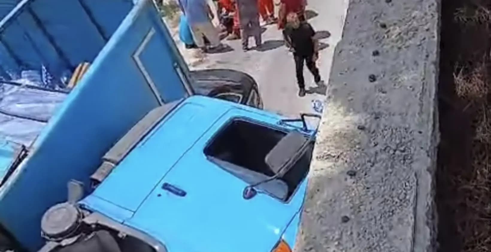 من “شاحنة ميّ” إلى كارثة على طريق البترون!