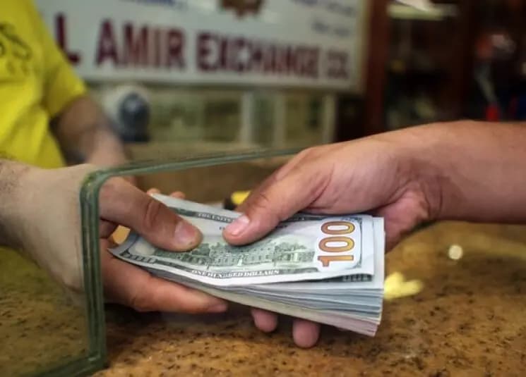 اللبنانيّون يستبدلون المصارف بمكاتب التحويلات!