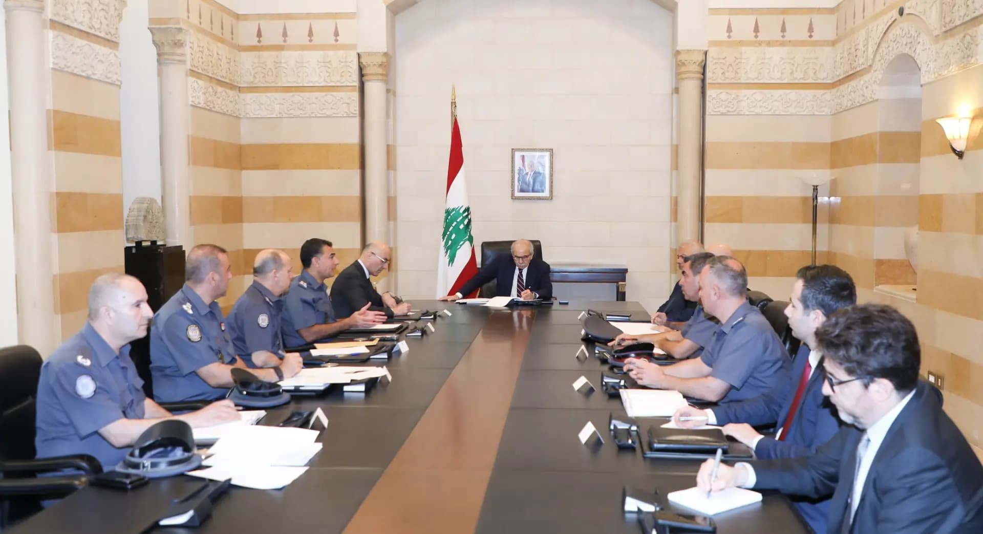 سلام يترأس أجتماعًا لحل أزمة السير