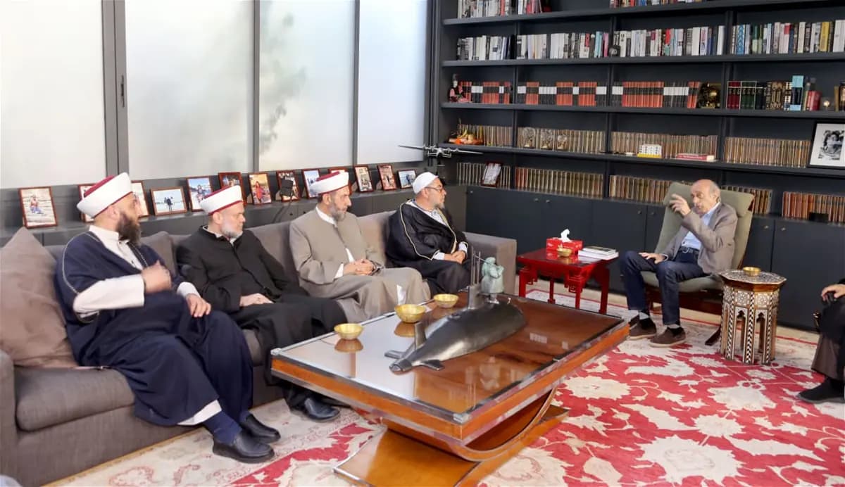 وفد العلماء المسلمين يثمن جهود جنبلاط