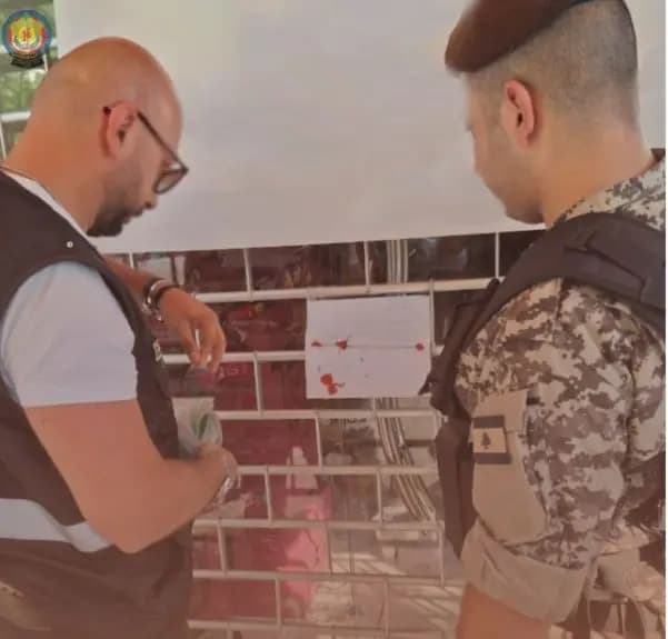 مُقفل بالشمع الأحمر!