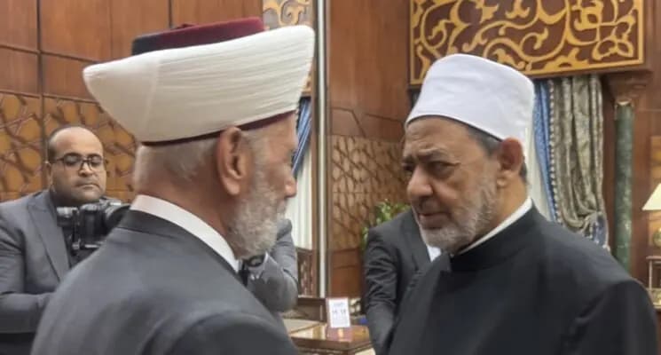 دريان ينوّه بدور الأزهر الشريف