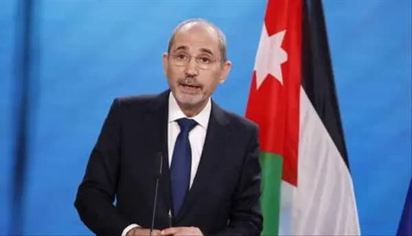 "يجب التحرك فورًا".. الصفدي: نتنياهو يقود مشروعًا تدميريًّا