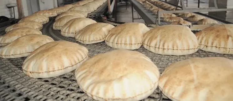 الخبز خط أحمر.. والأفران ترد على الشائعات