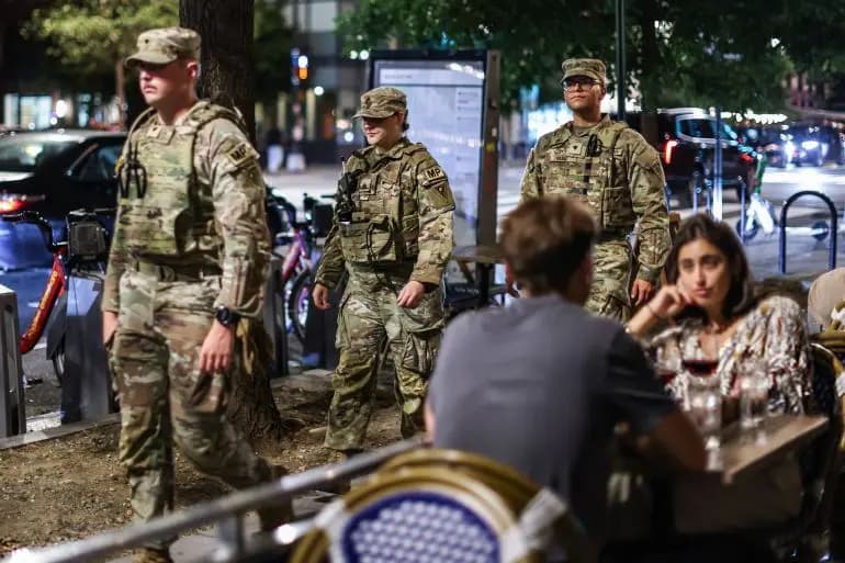 واشنطن بوست: البنتاغون ينوي نشر قوات عسكرية في شيكاغو تأهبا للقمع