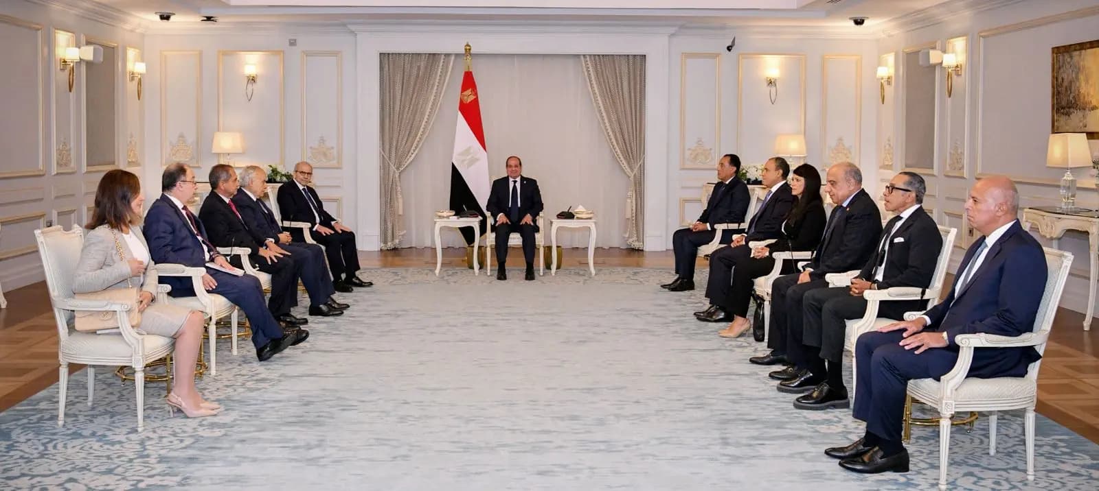 السيسي يؤكد دعم مصر لسيادة لبنان واستقراره