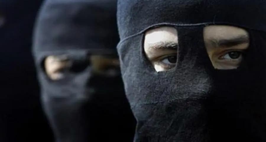 طريق دولية مسرح للتشليح: العصابات تضرب بيدٍ من حديد!