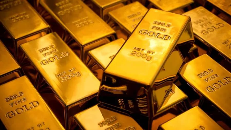 الذهب يواصل الصعود بشكل قياسي