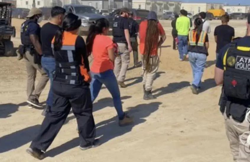 أميركا توقف مئات الكوريين في مصنع جورجيا