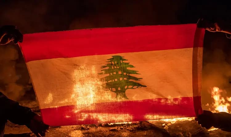 لبنان بين النار والنار