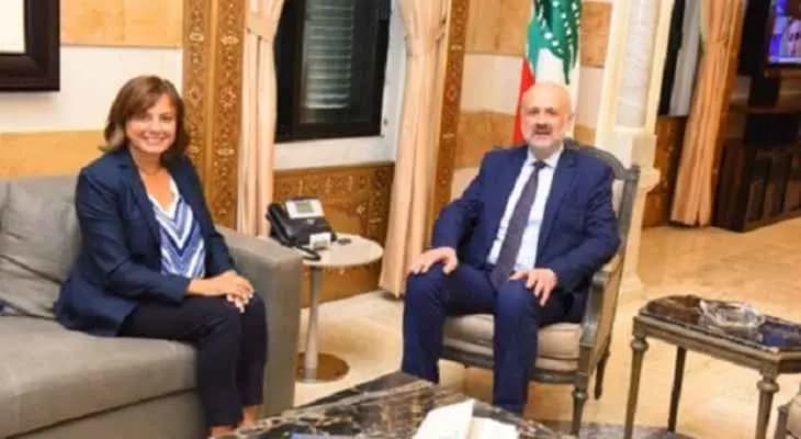 ازدياد أعداد اللبنانيين مكتومي القيد ونقل جنسية المرأة لأولادها محور بحث كلودين عون ومولوي