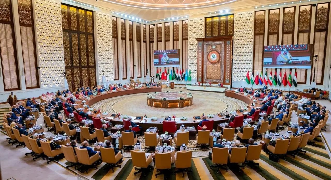 قمة عربية-إسلامية في الدوحة: تعزيز التضامن ضد الاعتداء الإسرائيلي