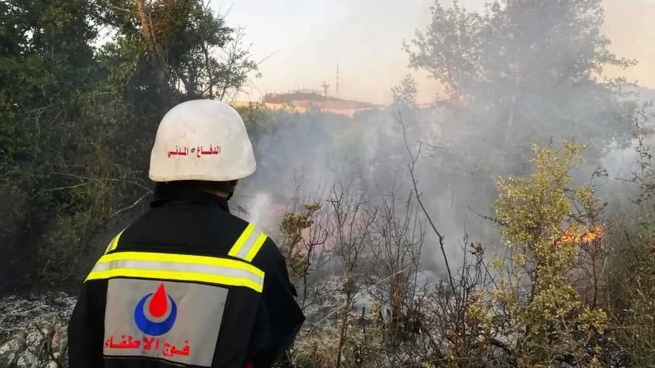 حرائق في جبل الرفيع جرّاء قنابل حارقة