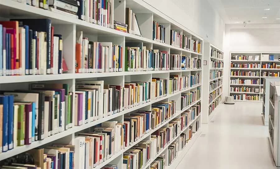 مداهمات وإقفال مكتبات في هذه المنطقة البقاعية