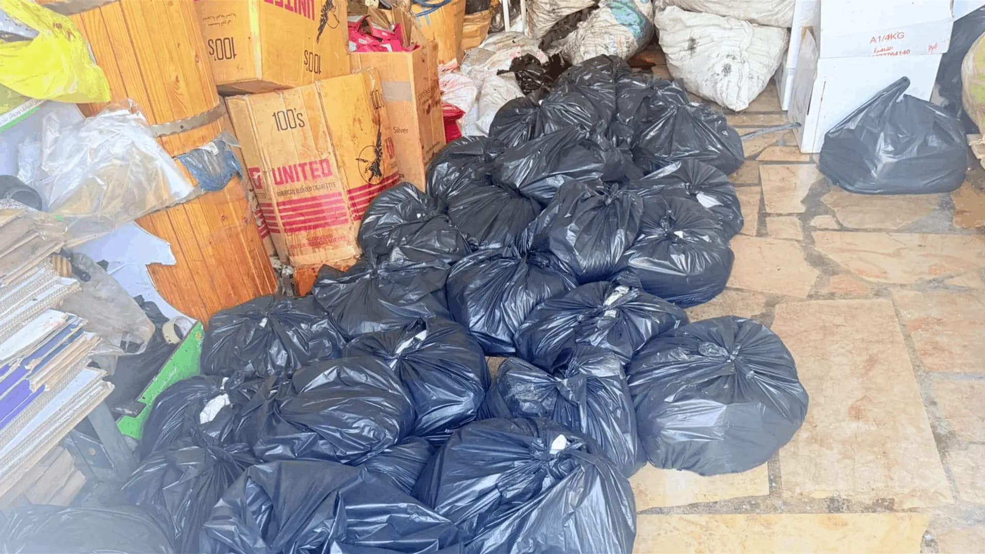 الريجي تضبط سجائر وتنباك مزور في القاع والهرمل