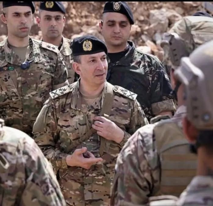 جولة تفقدية لقائد الجيش في الجنوب
