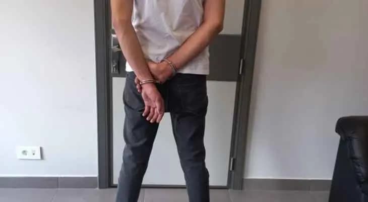 سارق في صيدا يخلع ويسرق البيوت .. إليكم ما حلّ به!