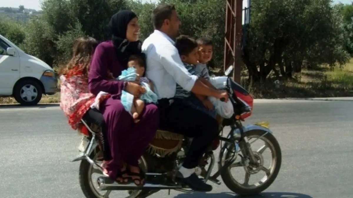 في هذه المنطقة... رضيع ضحية وقوعه أرضا عن دراجة نارية برفقة والديه