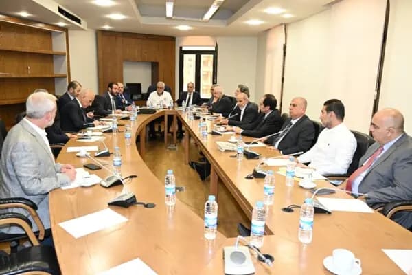 محطات البنزين واستيراد النفط تحت المجهر النيابي