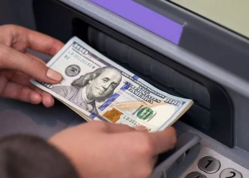 مراوحة الانتظار.. هل يُرفع سقف السحوبات؟