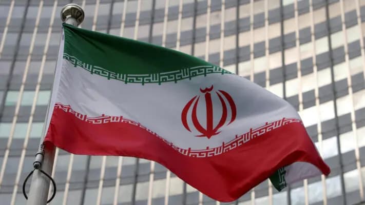 إيران: اليقظة والحذر واجبان
