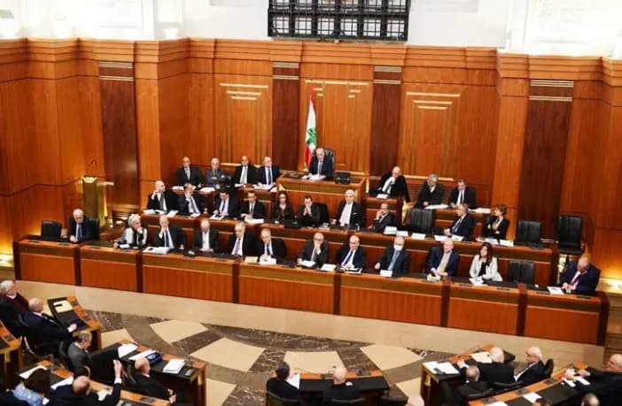 تَقاذُفُ "كرةِ الانتخاباتِ" بين المجلسِ والحكومة