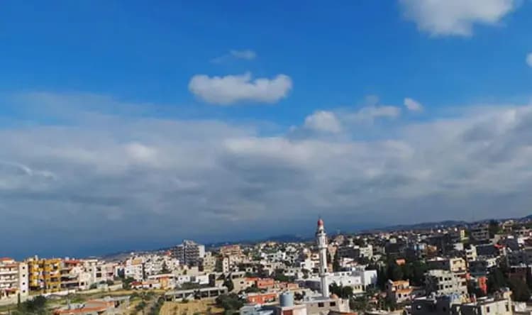 في الصرفند.. إزالة تجمع لخيم النازحين السوريين