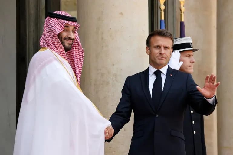 اتصال هاتفي بين "بن سلمان" وماكرون.. ماذا في التفاصيل؟