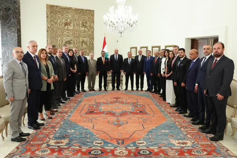 نملك فرصًا كبيرة للنهوض.. عون: لا خيار أمامنا سوى التفاوض