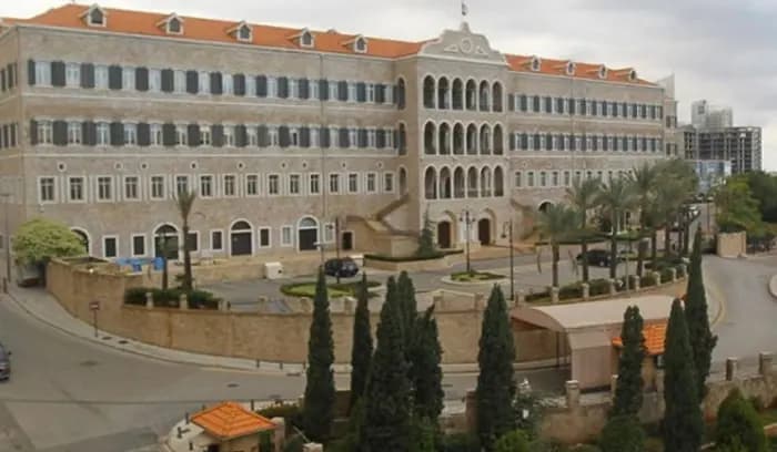 بدء جلسة مجلس الوزراء في السرايا