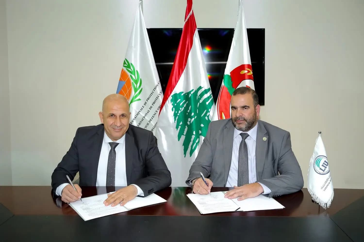 المدير العام للدفاع المدني يوقّع بروتوكول تعاون مع جامعة LIU